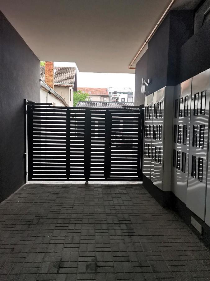 Stan Na Dan M Apartman Újvidék Kültér fotó