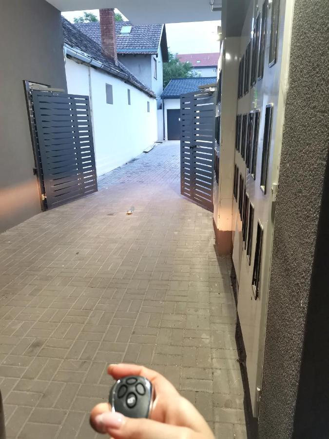 Stan Na Dan M Apartman Újvidék Kültér fotó